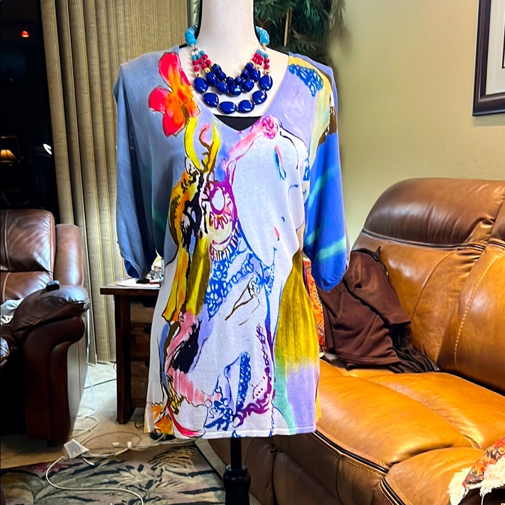 Cartise Size M Colorful Abstract Women's Top